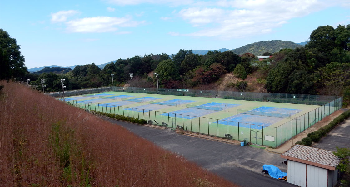 かわべテニス公園人口芝張替工事