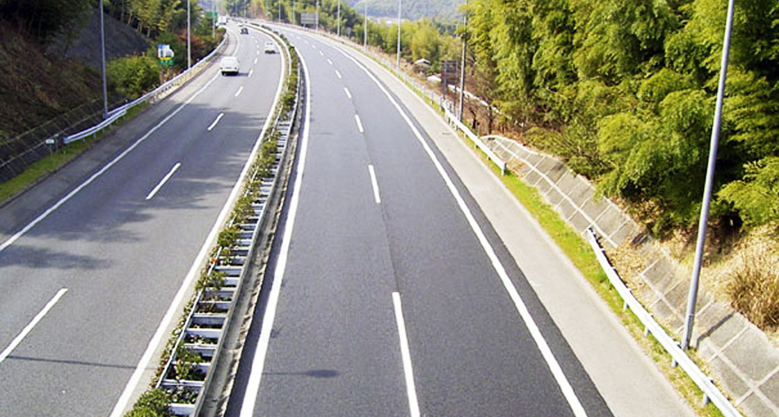 西日本高速道路（阪和自動車道岸和田和泉~貝塚間舗装改良工事）